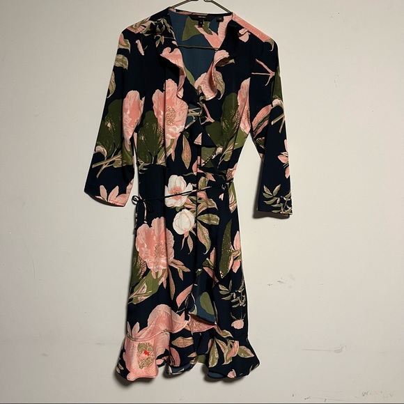 Vero Moda Dresses & Skirts - Vero Moda Floral Long Sleeve V-neck Ruffle Wrap Midi Dress with Ties Snaps C
